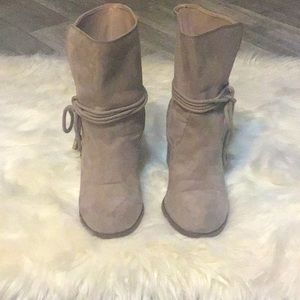Tan boots👢